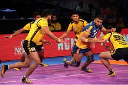 ಪ್ರೊ ಕಬಡ್ಡಿ: ಗುಜರಾತ್-ಡೆಲ್ಲಿ ಸಮಬಲ, ತಲೈವಾಸ್ ಸೋಲಿಸಿದ ಟೈಟಾನ್ಸ್