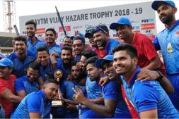 ವಿಜಯ್ ಹಜಾರೆ: ಡೆಲ್ಲಿ ಸೋಲಿಸಿ 3ನೇ ಬಾರಿಗೆ ಟ್ರೋಫಿ ಎತ್ತಿದ ಮುಂಬೈ