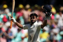 ಭಾರತ vs ಆಸ್ಟ್ರೇಲಿಯಾ: ಪಂತ್ ಶತಕ, ಧೋನಿ ದಾಖಲೆ ಧೂಳೀಪಟ!