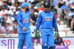 ಕೊಹ್ಲಿ ಭಯಂಕರ ನಾಯಕ, ಆದರೆ ಧೋನಿ ಅದಕ್ಕೂ ಮೇಲೆ: ಶೇನ್ ವಾರ್ನ್