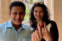 ಮತದಾನದ ಹಕ್ಕು ಚಲಾಯಿಸಿದ ಕುಂಬ್ಳೆ, ವೋಟ್‌ ಮಾಡಿದ ಕ್ರಿಕೆಟಿಗರೆಷ್ಟು?