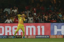 ಸ್ಟೋಯ್ನಿಸ್ ಪೆವಿಲಿಯನ್‌ಗಟ್ಟಿದ ಡು ಪ್ಲೆಸಿಸ್-ಶೋರೆ ಅದ್ಭುತ ಕ್ಯಾಚ್-ವಿಡಿಯೋ