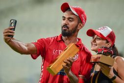 ಕಿಂಗ್ಸ್ XI ಪಂಜಾಬ್ ತಂಡದಲ್ಲಿ ಯಾರ ಅಡ್ಡ ಹೆಸರು 'ಕುಳ್ಳ'?