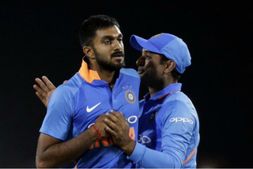 'ತ್ರೀ-ಡಿ' ಟ್ವೀಟ್‌ ಮೂಲಕ ಕಾಲೆಳೆದ ರಾಯುಡುಗೆ ಪ್ರತಿಕ್ರಿಯಿಸಿದ ವಿಜಯ್