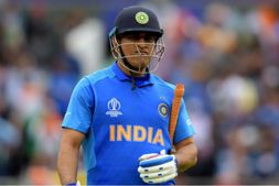 'ಎಂಎಸ್ ಧೋನಿ ಬಗ್ಗೆ ಮಾತನಾಡೋರಿಗೆ ಶೂ ಲೇಸ್ ಕಟ್ಟಲೂ ಬರೋಲ್ಲ'