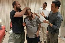 ಗೆಳೆಯನ ಹುಟ್ಟುಹಬ್ಬವನ್ನು 'ಕೈಲಾಸಪತಿ'ಯಲ್ಲಿ ಸಂಭ್ರಮಿಸಿದ ಧೋನಿ