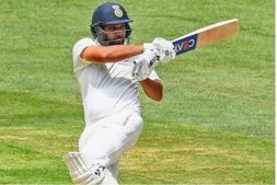 ಮೊದಲ ಟೆಸ್ಟ್‌ನಲ್ಲಿ ಮೈದಾನಕ್ಕಿಳಿಯುತ್ತಿದ್ದಂತೆಯೇ ರೋಹಿತ್ ಸಾಧನೆ