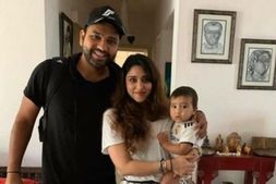ಪಂದ್ಯದ ಮಧ್ಯೆ ಮಗಳ ಗಮನಸೆಳೆಯಲು ಯತ್ನಿಸಿದ ರೋಹಿತ್; ವೀಡಿಯೋ ವೈರಲ್