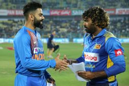 ಶ್ರೀಲಂಕಾ vs ಭಾರತ ; ಟಾಸ್ ಗೆದ್ದ ಟೀಮ್ ಇಂಡಿಯಾ ಫೀಲ್ಡಿಂಗ್ ಆಯ್ಕೆ, ಪಂದ್ಯಕ್ಕೆ ಮಳೆ ಅಡ್ಡಿ