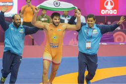 ಏಷ್ಯಾನ್ ರಸ್ಲಿಂಗ್: ಕನ್ನಡಿಗ ಅರ್ಜುನ್‌ಗೆ ಕಂಚು, ಸುನಿಲ್‌ಗೆ ದಾಖಲೆಯ ಚಿನ್ನ!