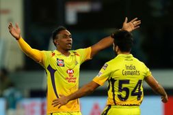 IPL 2020: ಮೂರು ಬಾರಿಯ ಚಾಂಪಿಯನ್ನರಿಗೆ ಪ್ಲೇ ಆಫ್ ಇನ್ನೂ ಜೀವಂತ: ಧೋನಿ ಗೆಲುವಿನ ಬೇಟೆ ಈಗಷ್ಟೇ ಶುರು?