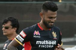 ನೀವೇಕೆ ಅಷ್ಟು ರನ್ ನೀಡುತ್ತೀರಿ?: ಆರ್‌ಸಿಬಿ ಬೌಲರ್ ನೀಡಿದ ಉತ್ತರ ಇದು
