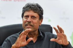 ಅಭಿಮಾನಿಗಳಿಗೆ ದೀಪಾವಳಿಯ ಶುಭಾಶಯ ಕೋರಿದ ಕಪಿಲ್ ದೇವ್