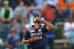 ಭಾರತ vs ಆಸ್ಟ್ರೇಲಿಯಾ: ಮೊದಲ ವಿಕೆಟ್ ಪಡೆದ ನಟರಾಜನ್‌ಗೆ ಟ್ವಿಟ್ಟರ್‌ನಲ್ಲಿ ಶ್ಲಾಘನೆ