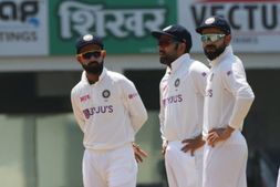 ಭಾರತ vs ಇಂಗ್ಲೆಂಡ್: ಅಂಪೈರ್‌ಗೆ ದೂರಿತ್ತ ವಿರಾಟ್ ಕೊಹ್ಲಿ-ವಿಡಿಯೋ