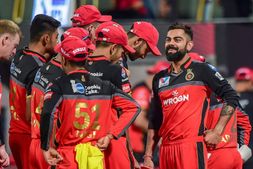 ಮುಂಬೈ ವಿರುದ್ಧದ ಪಂದ್ಯಕ್ಕೆ ಆರ್‌ಸಿಬಿ ಪ್ಲೇಯಿಂಗ್ XI ಹೆಸರಿಸಿದ ಚೋಪ್ರಾ