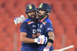 ವಿರಾಟ್ ಕೊಹ್ಲಿ vs ರೋಹಿತ್ ಶರ್ಮಾ: ಭಾರತದ ನಾಯಕರಾಗಿ ಯಾರು ಮೇಲು ಗೊತ್ತಾ?!