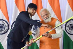 ಬಾಕ್ಸರ್ ಲವ್ಲಿನಾರ ಗ್ಲೌಸ್, ನೀರಜ್‌ರ ಜಾವೆಲಿನ್‌ನ ಇ-ಹರಾಜು ಆರಂಭ