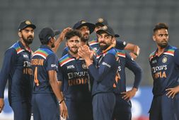 ಭಾರತ vs ಪಾಕ್: ಭಾರತಕ್ಕೆ ಹೆಚ್ಚು ರನ್ ಬರಬೇಕೆಂದರೆ ಆತನನ್ನು ತಂಡದಿಂದ ಹೊರಗಿಡಿ: ಆಕಾಶ್ ಚೋಪ್ರಾ