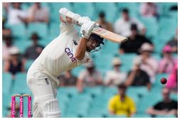 ಆ್ಯಶಸ್ 4ನೇ ಟೆಸ್ಟ್‌: ಅಂತಿಮ ದಿನಕ್ಕೆ ಕೊಂಚ ಮಳೆ ಅಡ್ಡಿ ,ಇಂಗ್ಲೆಂಡ್ ಗೆಲುವಿಗೆ 266 ರನ್ ಬಾಕಿ LIVE SCORE
