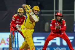 ಐಪಿಎಲ್ 2022 ಮೆಗಾ ಹರಾಜು: ಸುರೇಶ್ ರೈನಾ ಮೇಲೆ ಹಣದ ಹೊಳೆ ಹರಿಸಲಿವೆ ಈ 3 ಫ್ರಾಂಚೈಸಿಗಳು