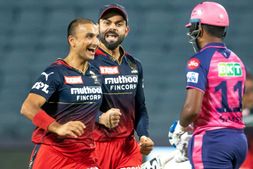 'ಸಂಭ್ರಮಕ್ಕೆ ಇನ್ನು ಎರಡು ಹೆಜ್ಜೆಗಳು ಮಾತ್ರ'; ಲಕ್ನೋ ವಿರುದ್ಧ ಗೆದ್ದ ನಂತರ ಕೊಹ್ಲಿ ಹೀಗೆ ಹೇಳಿದ್ಯಾಕೆ?