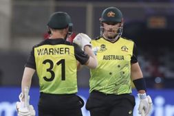 AUS vs SL: 14 ಓವರ್‌ಗೆ 134 ರನ್!; ವಿಕೆಟ್ ಕಳೆದುಕೊಳ್ಳದೇ ಪ್ರಥಮ ಟಿ20 ಗೆದ್ದ ಆಸ್ಟ್ರೇಲಿಯಾ