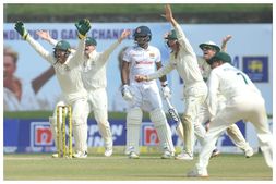 Aus vs SL 1st Test: ಮೊದಲ ದಿನವೇ 13 ವಿಕೆಟ್‌ ಪತನ, ಶ್ರೀಲಂಕಾ 214ರನ್‌ಗೆ ಆಲೌಟ್