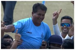 'ಅಪ್ಪನ ಕೈಲಾಗದ್ದನ್ನ ಮಗ ಮಾಡಿ ತೋರಿಸಿದ': 23 ವರ್ಷಗಳ ಬಳಿಕ ಕೋಚ್ ಚಂದ್ರಕಾಂತ್ ಪಂಡಿತ್ ಕನಸು ನನಸು