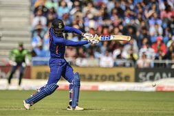 ಭಾರತ vs ಐರ್ಲೆಂಡ್ 2ನೇ ಟಿ20: ಹೂಡಾ ಶತಕ, ಸ್ಯಾಮ್ಸನ್ ಅಬ್ಬರ; ಐರ್ಲೆಂಡ್‌ಗೆ ಬೃಹತ್ ರನ್‌ಗಳ ಗುರಿ