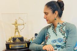ನಮ್ಮೂರ ಪ್ರತಿಭೆ: ಕ್ರೀಡಾಪಟುವಾಗಿ ಮಿಂಚಿ ಈಗ ಕೋಚ್ ಆಗಿ ಪ್ರತಿಭೆಗಳನ್ನು ಹುಟ್ಟುಹಾಕುತ್ತಿದ್ದಾರೆ ಪ್ರಮೀಳಾ ಅಯ್ಯಪ್ಪ