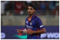20ನೇ ಓವರ್‌ನಲ್ಲಿ ಅರ್ಷ್‌ದೀಪ್ ಅದ್ಭುತ ಬೌಲಿಂಗ್: ಸಾಮಾಜಿಕ ಜಾಲತಾಣದಲ್ಲಿ ಭಾರೀ ಪ್ರಶಂಸೆ ಪಡೆದ ಯುವ ಬೌಲರ್