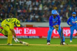 IND vs AUS: ಮ್ಯಾಕ್ಸ್‌ವೆಲ್ ವಿವಾದಾತ್ಮಕ ರನೌಟ್; ಡಿಕೆ ಪ್ರಮಾದದ ನಡುವೆಯೂ ಭಾರತಕ್ಕೆ ಲಕ್; ವಿಡಿಯೋ