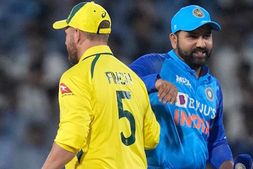 IND vs AUS 3rd T20: ಟಾಸ್‌ ಗೆದ್ದ ಭಾರತ ಫೀಲ್ಡಿಂಗ್ ಆಯ್ಕೆ, ಭುವನೇಶ್ವರ್ ಕುಮಾರ್ ತಂಡಕ್ಕೆ ವಾಪಸ್