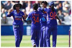 Ind vs Eng 1st ODI: ಭಾರತ ವನಿತೆಯರ ತಂಡದ ಗೆಲುವಿಗೆ 228ರನ್ ಟಾರ್ಗೆಟ್‌