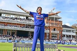 ಲಾರ್ಡ್ಸ್‌ ಮೈದಾನದಲ್ಲಿ ಕ್ರಿಕೆಟ್ ವೃತ್ತಿಜೀವನಕ್ಕೆ ಅಂತ್ಯ ಹಾಡಿದ ಜೂಲನ್ ಗೋಸ್ವಾಮಿ