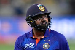 Asia Cup 2022: ರೋಹಿತ್ ಶರ್ಮಾ ದುರ್ಬಲವಾಗಿ ಕಾಣುತ್ತಿದ್ದಾರೆ ಎಂದ ಪಾಕ್ ಮಾಜಿ ನಾಯಕ