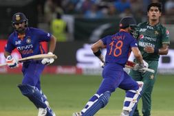IND vs PAK: ಎಲ್ಲಾ ಕೈಕೊಟ್ಟಾಗ ಆತ ಕೈಹಿಡಿದ; ಸೋತರೂ ತಂಡದ ಉತ್ತಮ ಆಟಗಾರನನ್ನು ಹೊಗಳಿದ ರೋಹಿತ್!