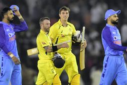 IND vs AUS: ಈತ ಇರಬೇಕಿತ್ತು; ಆಸ್ಟ್ರೇಲಿಯಾ ವಿರುದ್ಧ ಭಾರತದ ಕಳಪೆ ಫೀಲ್ಡಿಂಗ್‌ಗೆ ರವಿಶಾಸ್ತ್ರಿ ಕಿಡಿ