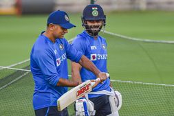 IND vs AUS: ರಾಹುಲ್ ದ್ರಾವಿಡ್‌ರ ಈ ಬೃಹತ್ ದಾಖಲೆ ಹಿಂದಿಕ್ಕಲಿರುವ ವಿರಾಟ್ ಕೊಹ್ಲಿ; ಅಂಕಿಅಂಶ ಇಲ್ಲಿದೆ