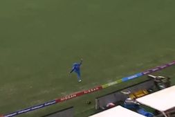 IND vs AUS Warm-up: ವಿರಾಟ್ ಕೊಹ್ಲಿ ಒನ್ ಹ್ಯಾಂಡ್ ಕ್ಯಾಚ್‌ಗೆ ಪತ್ನಿ ಅನುಷ್ಕಾಳ 'ಬ್ಯೂಟಿ' ರಿಯಾಕ್ಷನ್