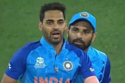 T20 World Cup: 19ನೇ ಓವರ್ ಶಾಪದ ಬಗ್ಗೆ ಭುವನೇಶ್ವರ್ ಕುಮಾರ್ ಕೊಟ್ಟ ಪ್ರತಿಕ್ರಿಯೆ ಏನು ಗೊತ್ತಾ?