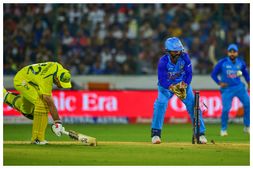 ಅಭ್ಯಾಸ ಪಂದ್ಯ: ದಿನೇಶ್ ಕಾರ್ತಿಕ್ ಮಾಡಿದ ಎಡವಟ್ಟಿಗೆ ಕೆರಳಿದ ಅಭಿಮಾನಿಗಳು!