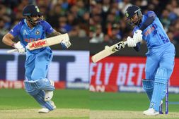 IND vs PAK: ಪಾಕ್ ವಿರುದ್ಧ ಗೆದ್ದ ಹೊರತಾಗಿ ವಿಶಿಷ್ಟ ದಾಖಲೆ ಬರೆದ ಕೊಹ್ಲಿ-ಪಾಂಡ್ಯ ಜೋಡಿ