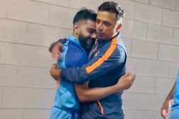 IND vs PAK: ಚೇಸಿಂಗ್ ಮಾಸ್ಟರ್ ಆಟಕ್ಕೆ ಮನಸೋತ ದ್ರಾವಿಡ್; ಎಲ್ಲರ ಹೃದಯ ಗೆದ್ದ ಅಪ್ಪುಗೆ; ವಿಡಿಯೋ
