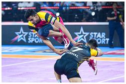 ಪ್ರೊ ಕಬಡ್ಡಿ: ಮೊದಲ ಪಂದ್ಯದಲ್ಲಿ ಬೆಂಗಳೂರು ಬುಲ್ಸ್ ಅಬ್ಬರ: ದಬಾಂಗ್ ಡೆಲ್ಲಿ, ಯೋಧಾಸ್‌ಗೂ ಗೆಲುವು