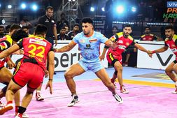 ಪ್ರೊ ಕಬಡ್ಡಿ ಲೀಗ್ 9: ರೋಚಕ ಪಂದ್ಯದಲ್ಲಿ ಬೆಂಗಾಲ್ ವಾರಿಯರ್ಸ್ ವಿರುದ್ಧ ಸೋತ ಬೆಂಗಳೂರು ಬುಲ್ಸ್