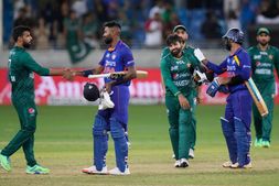 T20 ವಿಶ್ವಕಪ್‌: ಪಾಕ್ ವಿರುದ್ಧದ ಪಂದ್ಯದಲ್ಲಿ ಭಾರತದ ಪ್ಲೇಯಿಂಗ್ 11ನಲ್ಲಿ ಈ ನಾಲ್ವರಿಗೆ ಅವಕಾಶ ಡೌಟ್!