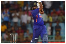 Ind vs SA 1st ODI : ಸಂಜು ಸ್ಯಾಮ್ಸನ್ ಹೋರಾಟ ವ್ಯರ್ಥ: ಧವನ್ ಪಡೆಗೆ ಸೋಲಿನ ಕಹಿ