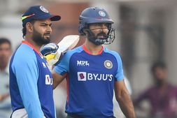 T20 World Cup 2022 : ಸೆಮಿಫೈನಲ್ ಪಂದ್ಯದಲ್ಲಿ ಆತನಿಗಿಂತ ಈತನ ಅವಶ್ಯಕತೆ ಇದೆ; ರವಿಶಾಸ್ತ್ರಿ